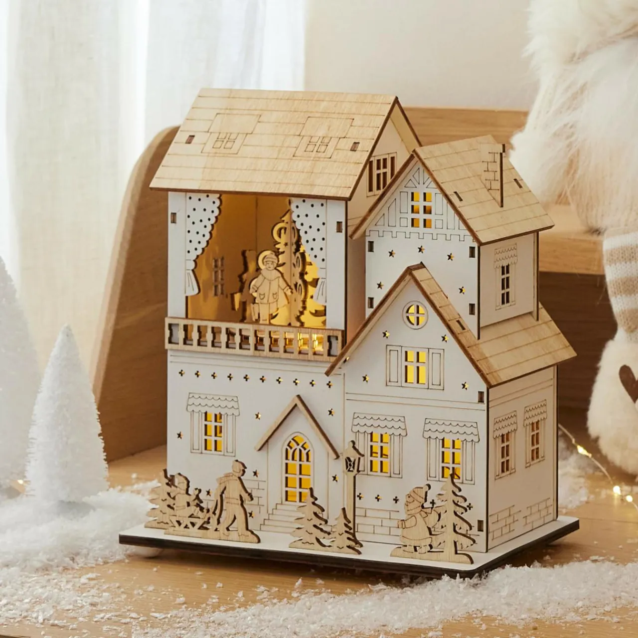 KAEMINGK Village de Noël en bois lumineux animé et musical à piles (H22 cm) Pavillon festif Naturel Discount