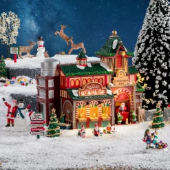 LEMAX Village de Noël à piles lumineux L'écurie des rennes du Père Noël Best