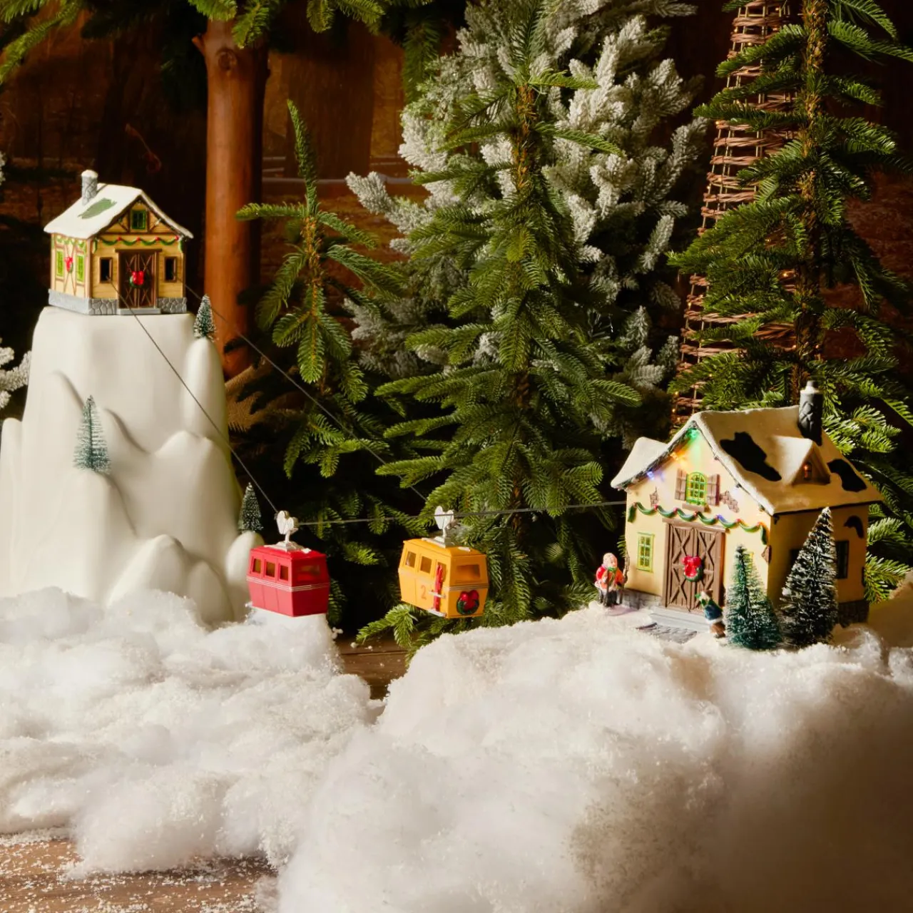 KAEMINGK Village de Noël lumineux, musical et animé Télépherique Hot